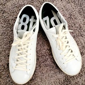 P448 White Leather Tennis Shoes Size 8.5. Leather has a shine. Comfy insoles
